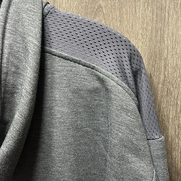 UNDER ARMOUR Women’s Grey 1/2 Zip LS Hoodie Size Medium - Picture 4 of 5